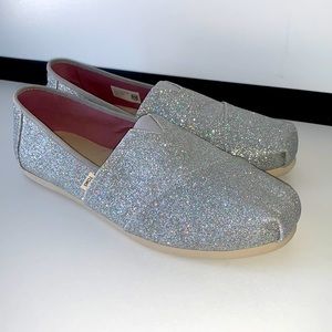 TOMS Silver Glitter Women’s Shoes *NEVER WORN*
